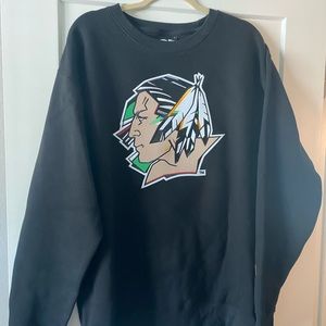 fighting Sioux crew neck large NWOT